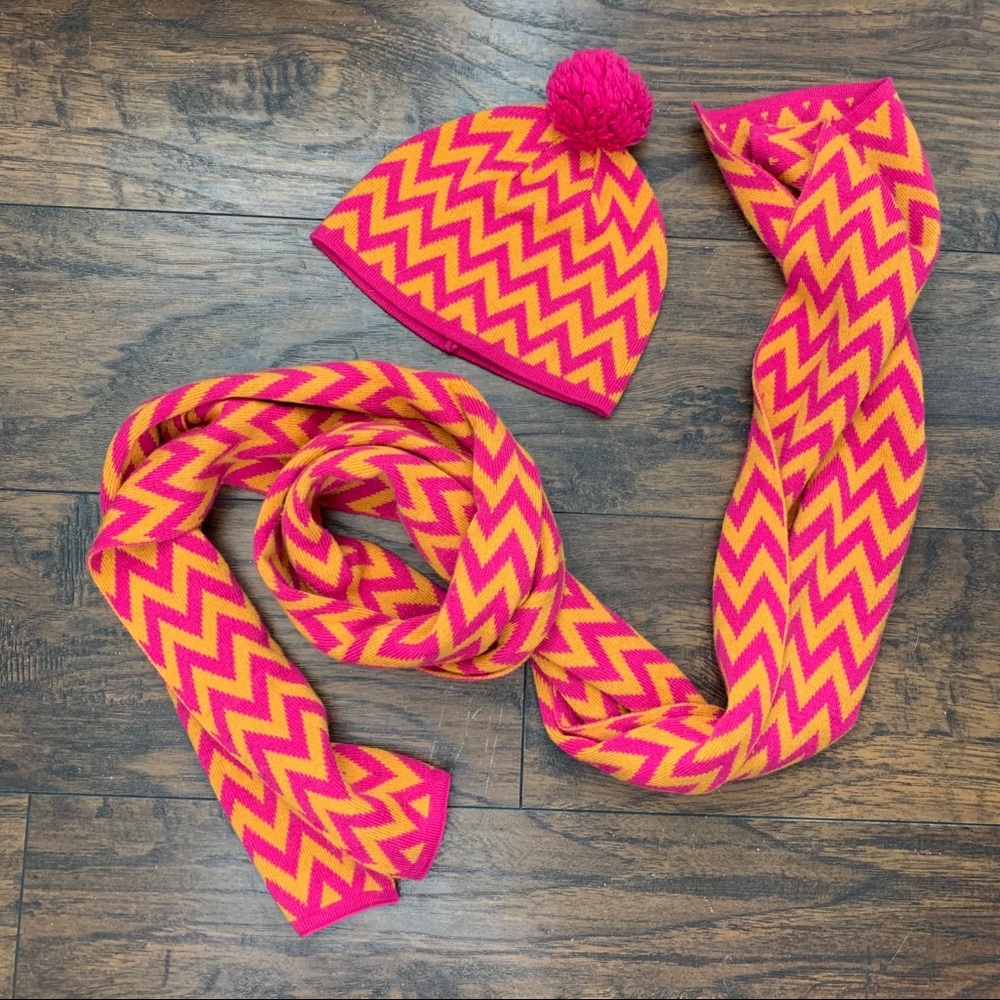Vera Bradley chevron hat and scarf combo
